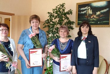 Оксана Набатчикова поздравила педагогов